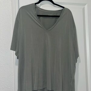 Abercrombie & Fitch V-Neck Tee - XL